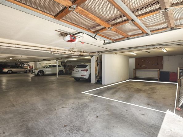 379 100th Avenue NE A, Bellevue WA 98004