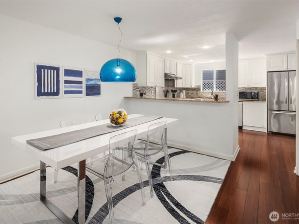 379 100th Avenue NE A, Bellevue WA 98004