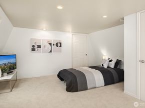 379 100th Avenue NE A, Bellevue WA 98004