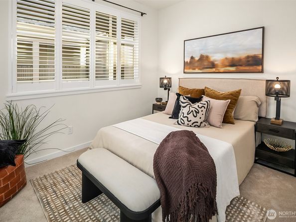 521 7th Avenue 403, Kirkland WA 98033