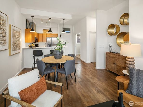 521 7th Avenue 403, Kirkland WA 98033