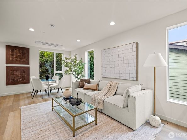 4107 25th Avenue SW, Seattle WA 98106