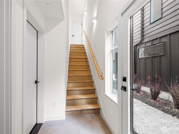 4107 25th Avenue SW, Seattle WA 98106