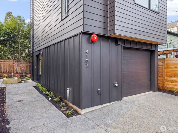4107 25th Avenue SW, Seattle WA 98106