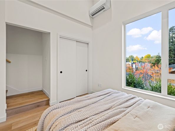 4107 25th Avenue SW, Seattle WA 98106