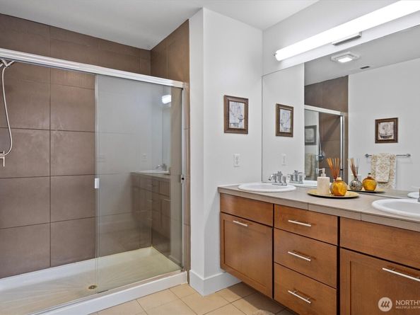 6015 Lanham Place SW, Seattle WA 98126