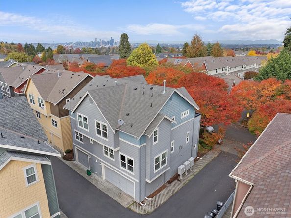 6015 Lanham Place SW, Seattle WA 98126