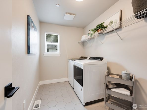 18429 Meridian Avenue SE CR 25, Bothell WA 98012