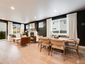18429 Meridian Avenue SE CR 25, Bothell WA 98012