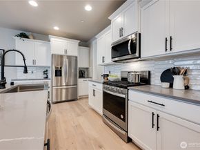 18429 Meridian Avenue SE CR 25, Bothell WA 98012