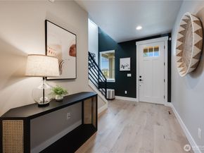 18429 Meridian Avenue SE CR 25, Bothell WA 98012
