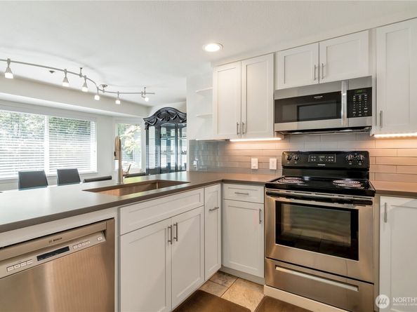 19404 Bothell Way B304, Bothell WA 98011