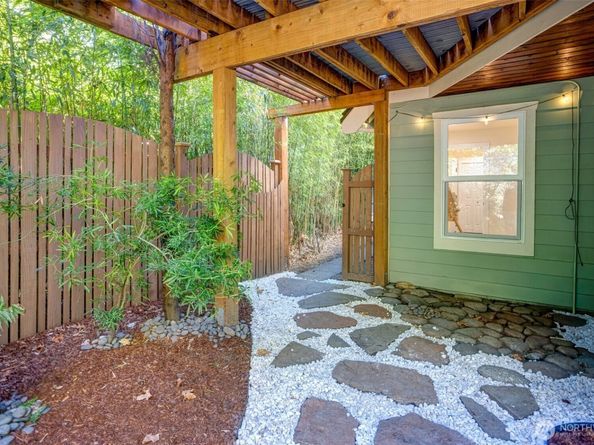 944 21st Avenue, Seattle WA 98122