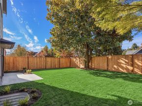 7721 Sunnyside Avenue N, Seattle WA 98103