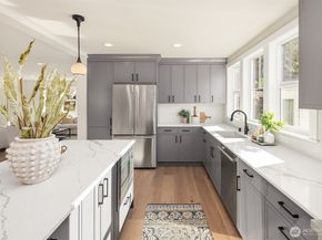 7721 Sunnyside Avenue N, Seattle WA 98103