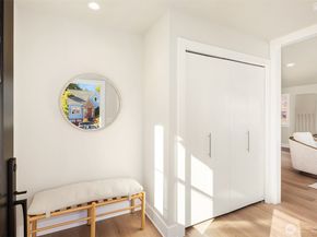 7721 Sunnyside Avenue N, Seattle WA 98103