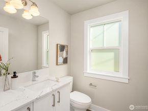 7721 Sunnyside Avenue N, Seattle WA 98103