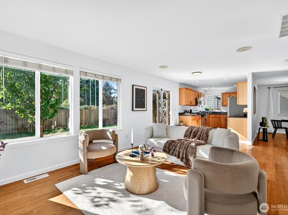 18628 10th Avenue SE, Bothell WA 98012