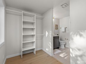 3901 151st Avenue SE, Bellevue WA 98006