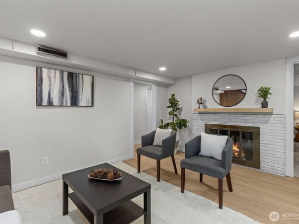 3901 151st Avenue SE, Bellevue WA 98006