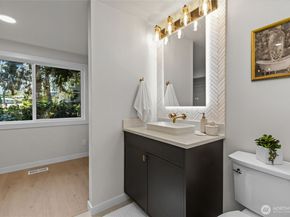 3901 151st Avenue SE, Bellevue WA 98006