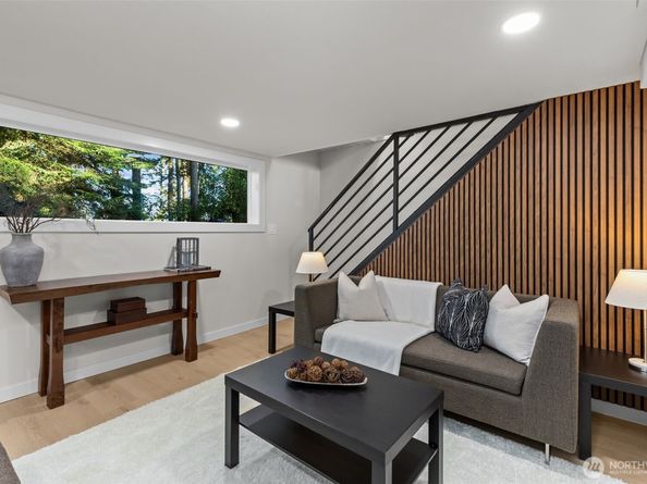 3901 151st Avenue SE, Bellevue WA 98006