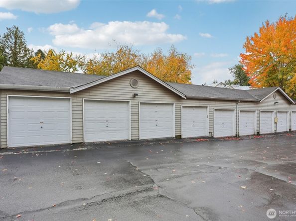 2009 196th Street SE E302, Bothell WA 98012