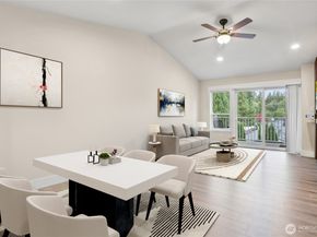 2009 196th Street SE E302, Bothell WA 98012