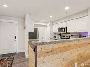 2009 196th Street SE E302, Bothell WA 98012