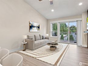 2009 196th Street SE E302, Bothell WA 98012