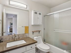 2009 196th Street SE E302, Bothell WA 98012