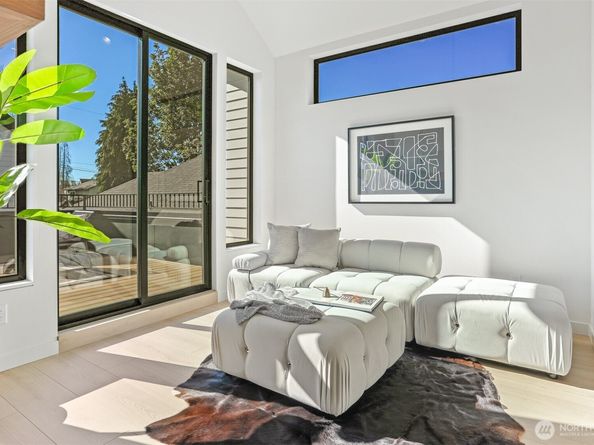 8750 13th Avenue NW B, Seattle WA 98117