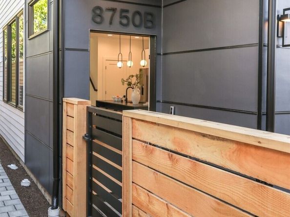 8750 13th Avenue NW B, Seattle WA 98117
