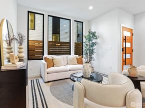 8750 13th Avenue NW B, Seattle WA 98117