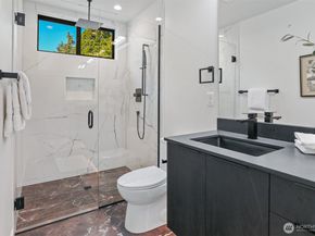 8750 13th Avenue NW B, Seattle WA 98117