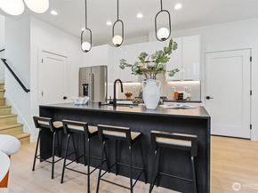 8750 13th Avenue NW B, Seattle WA 98117