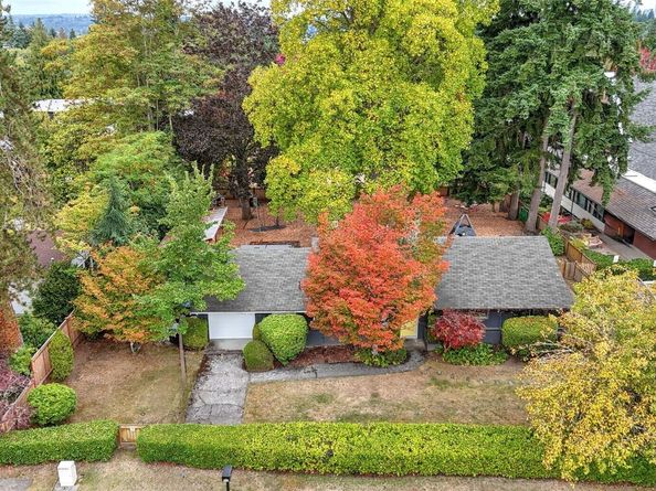 4025 86th Avenue SE, Mercer Island WA 98040