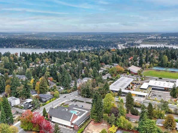 4025 86th Avenue SE, Mercer Island WA 98040
