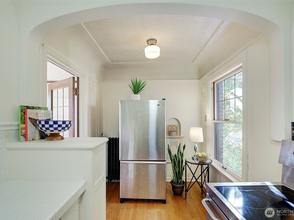323 16th Avenue E 301, Seattle WA 98112