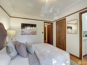 323 16th Avenue E 301, Seattle WA 98112