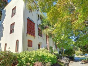 323 16th Avenue E 301, Seattle WA 98112