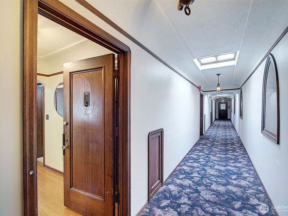 323 16th Avenue E 301, Seattle WA 98112