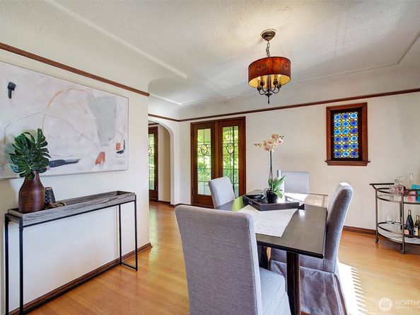 323 16th Avenue E 301, Seattle WA 98112