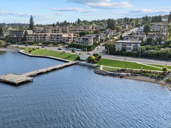 733 Lake Street S 202, Kirkland WA 98033