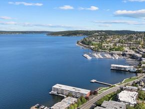 733 Lake Street S 202, Kirkland WA 98033