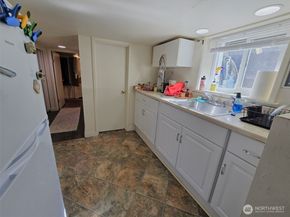 5619 16th Avenue NE, Seattle WA 98105