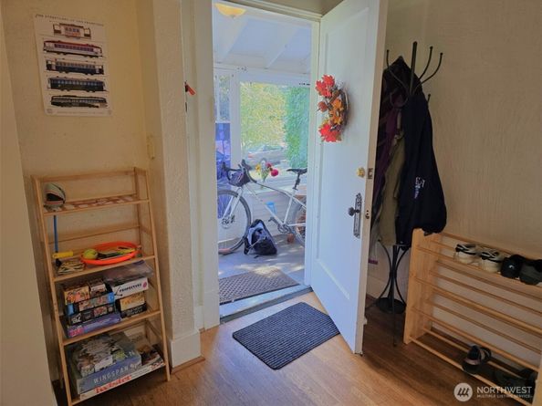 5619 16th Avenue NE, Seattle WA 98105