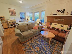 5619 16th Avenue NE, Seattle WA 98105