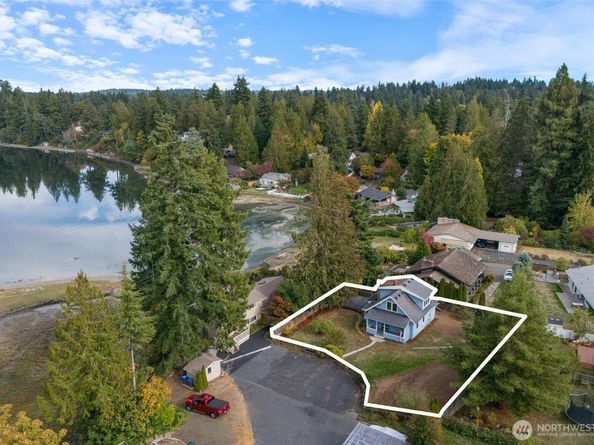1340 Shorewood Drive, Bremerton WA 98312