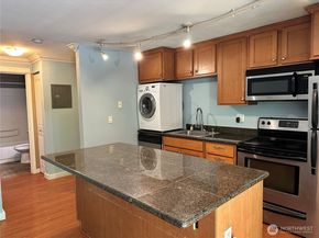 23453 16th Avenue S A102, Des Moines WA 98198